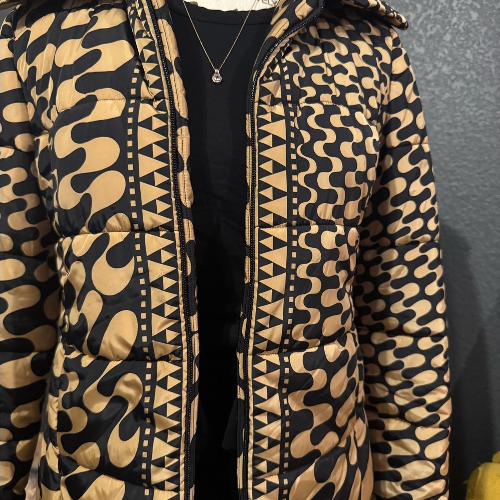 Debra C Beverly Hills Italian Designer Jacket Size 6 Gold & Black Geometric Prnt - Picture 4 of 13